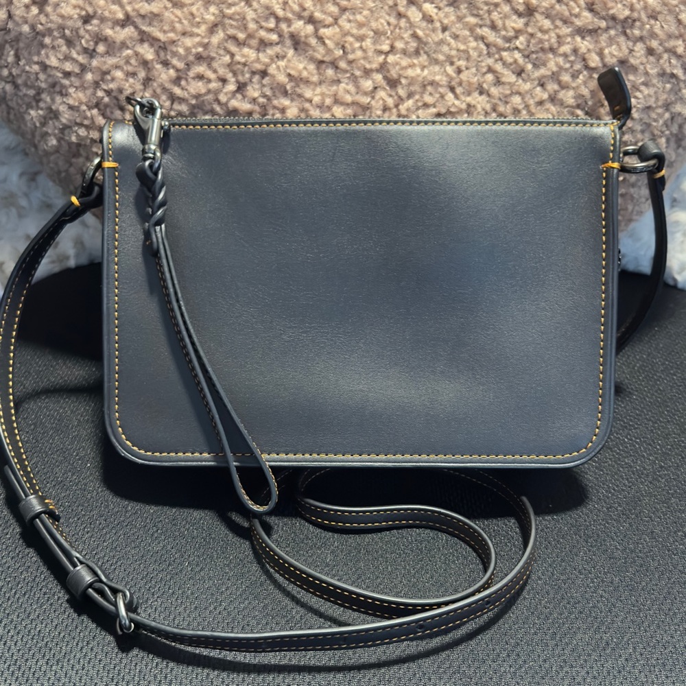 EUC Coach Glove Tanned Black Leather SoHo Crossbody 21035